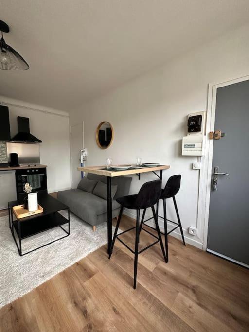 Appartement Proche Paris Et Metro - Parking Prive ميزو الفورْ المظهر الخارجي الصورة